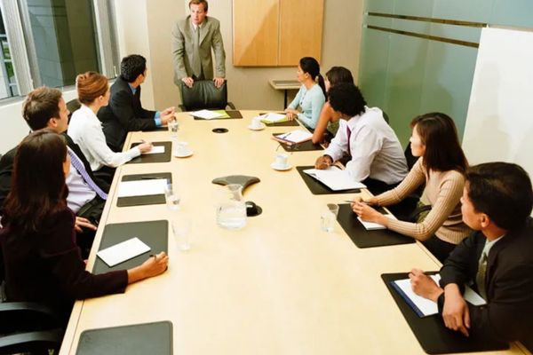 Cổ phiếu biểu quyết là gì - đối tượng